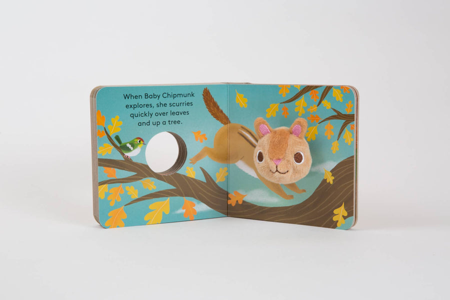 Baby Chipmunk: Finger Puppet Book